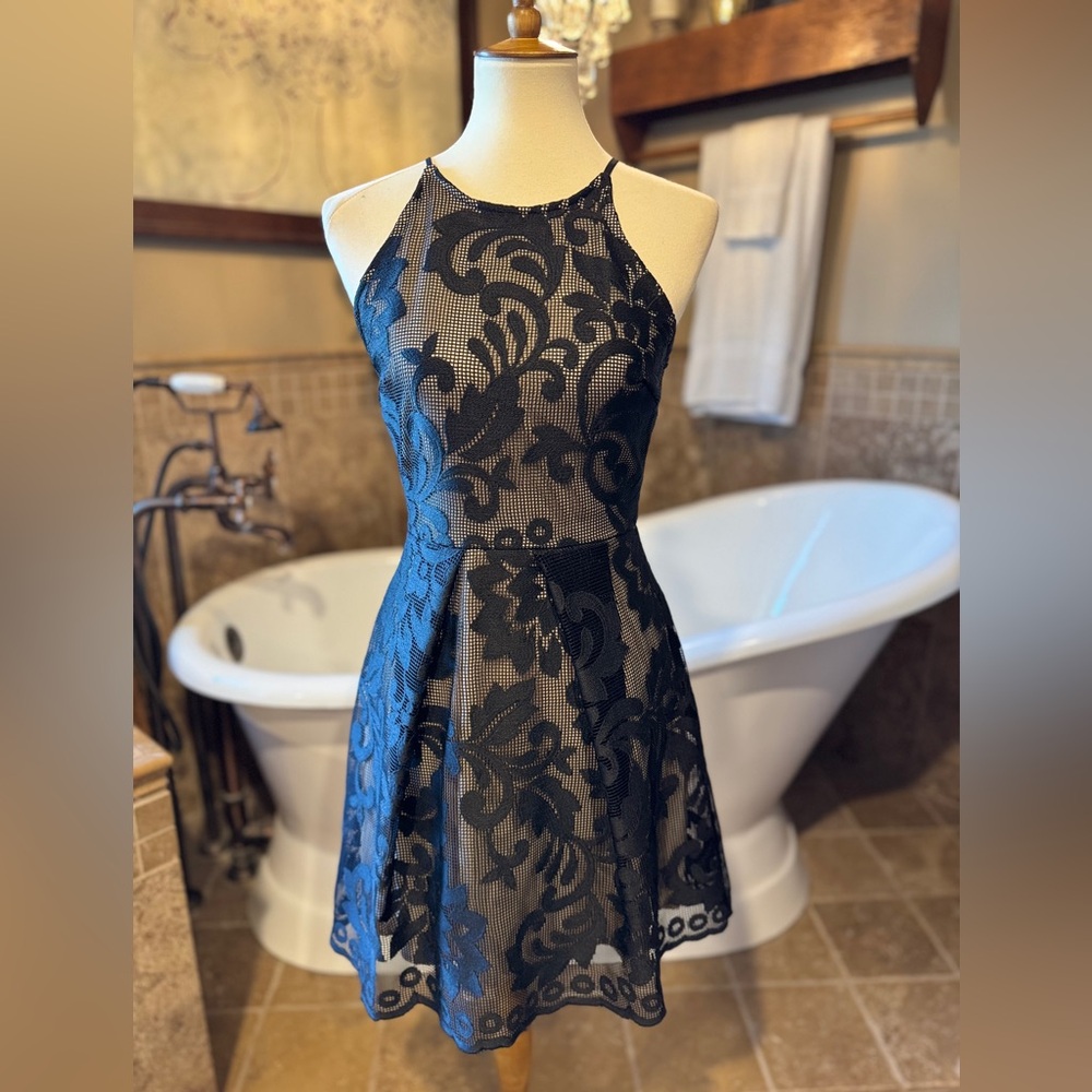 Soprano size medium Elegant Black Lace Dress